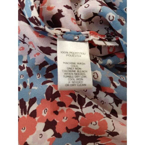 Loft Top Blouse M Pretty Floral Short Sleeves Flutter High Low Flowy Career Work - Picture 7 of 9